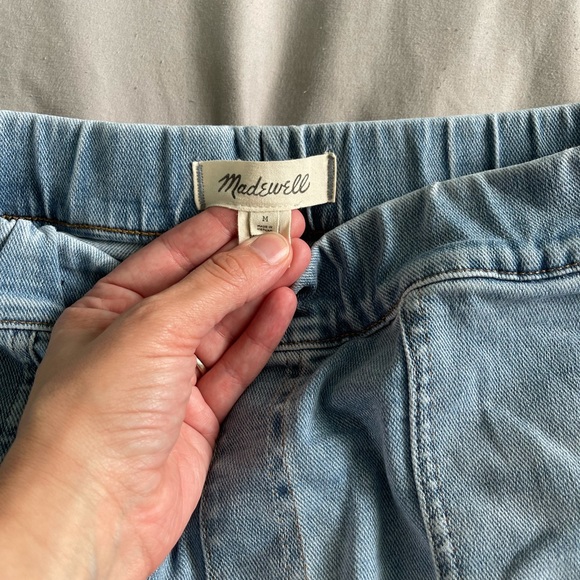 Madewell Pull-On Relaxed Jeans in Bellview Wash - Picture 6 of 9